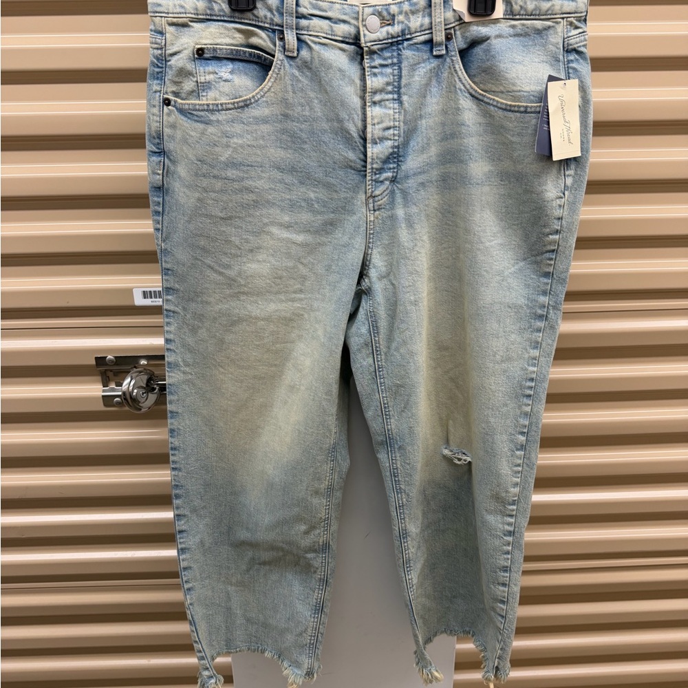 Universal Thread Light Blue Cropped Distressed Jeans